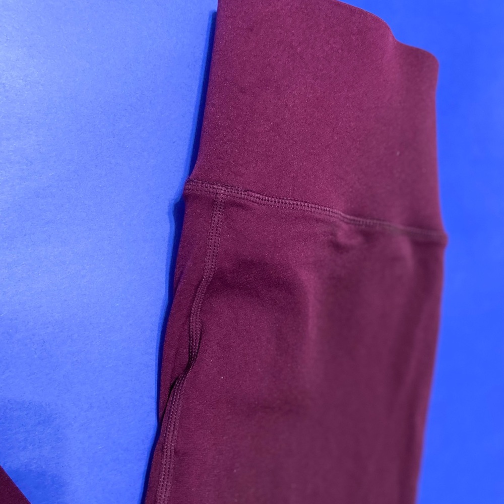 NWT Fabletics High-Waisted Sculpknit Essential Leggings Plum Women SZ L - Picture 3 of 6